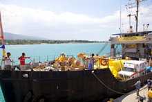 山達基志願牧師是「海地的救生艇」。